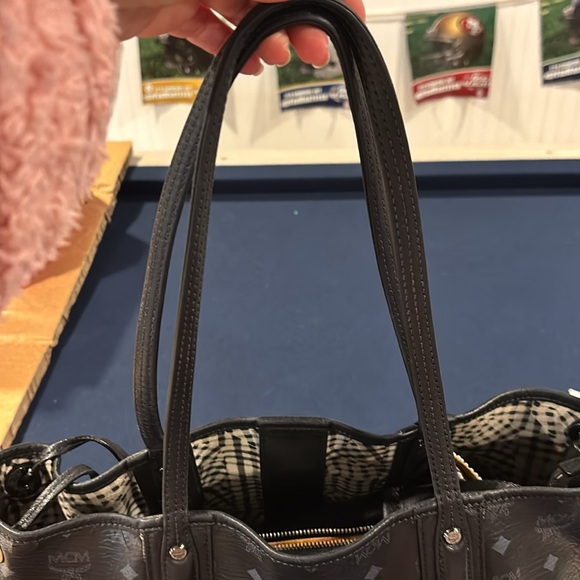 MCM Reversible Shoppe for Sale - Picture 13 of 13